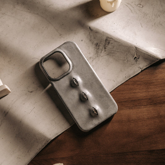 (Half-covered)Distressed genuine leather eyes