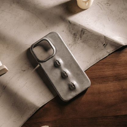 (Half-covered)Distressed genuine leather eyes